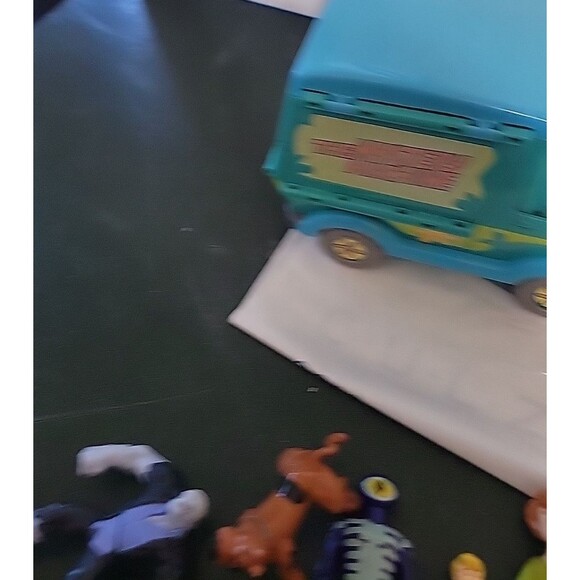 Scooby Doo The Mystery Machine Van Lot Figures Monsters villains Fred Shaggy - Picture 6 of 8